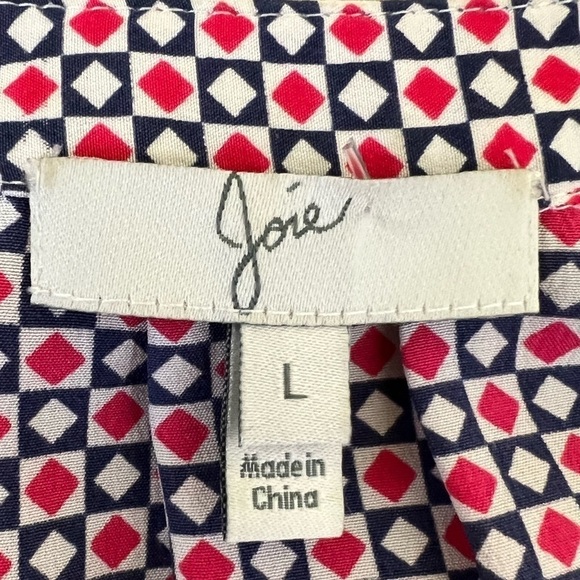 Joie Aruna 100% Silk Red, White & Blue Sleeveless Split Neck Blouse Top - Size L - Picture 8 of 10